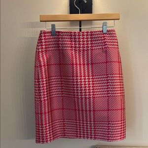 White House Black Markey Pink Houndstooth Skirt